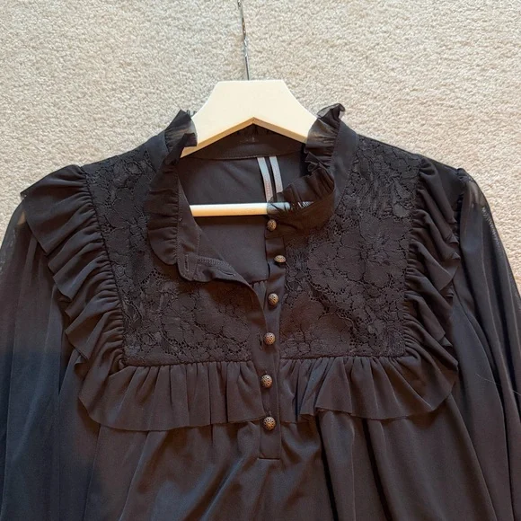 By Anthropologie Ruffled Lace Top size M - Picture 3 of 8